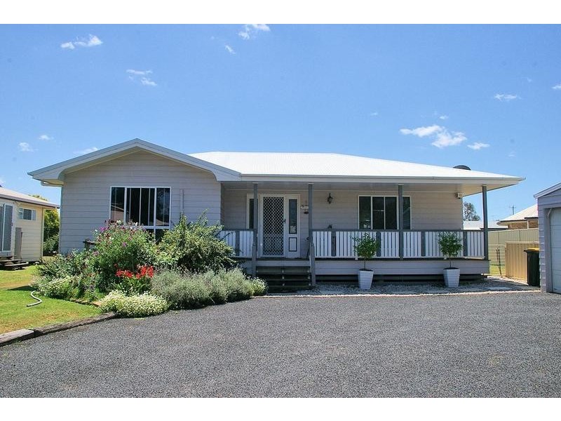 4 Azalea Court, Dalby QLD 4405