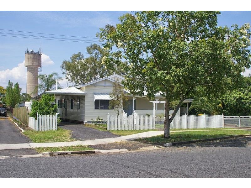 25 Patrick Street, Dalby QLD 4405