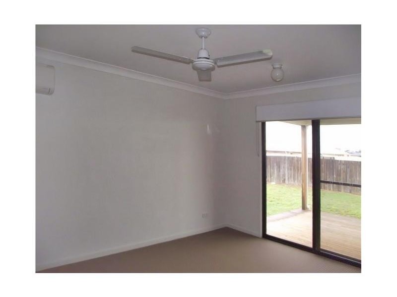 8 Keys Place, Dalby QLD 4405