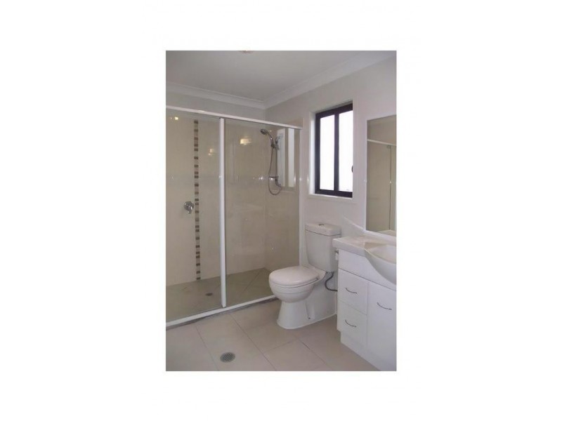 8 Keys Place, Dalby QLD 4405