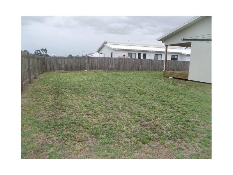 8 Keys Place, Dalby QLD 4405