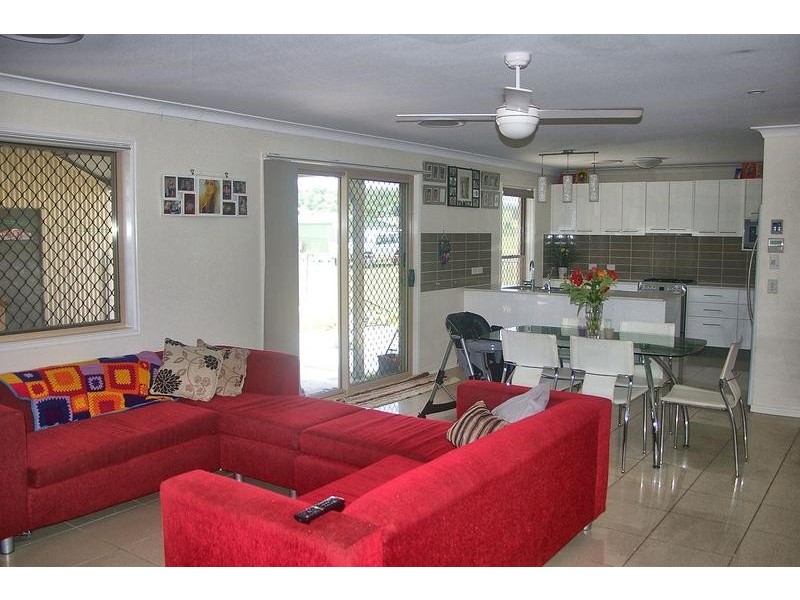 37 Hustons Place, Dalby QLD 4405
