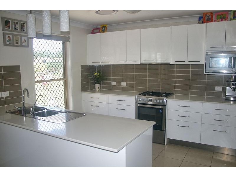 37 Hustons Place, Dalby QLD 4405