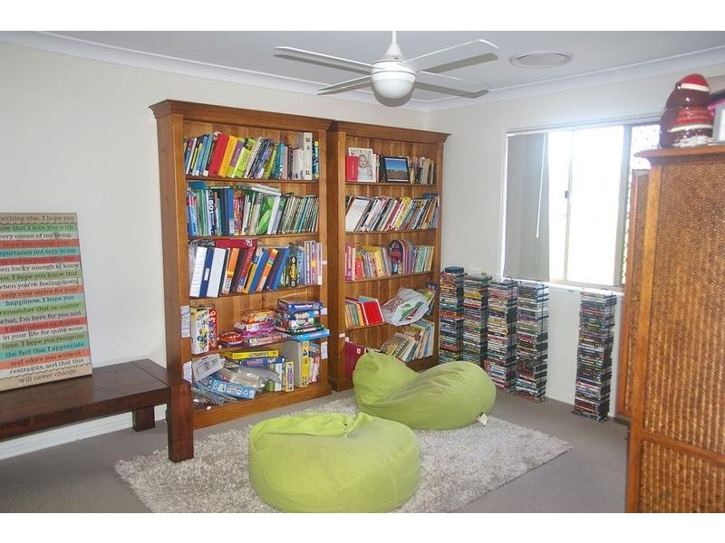 37 Hustons Place, Dalby QLD 4405