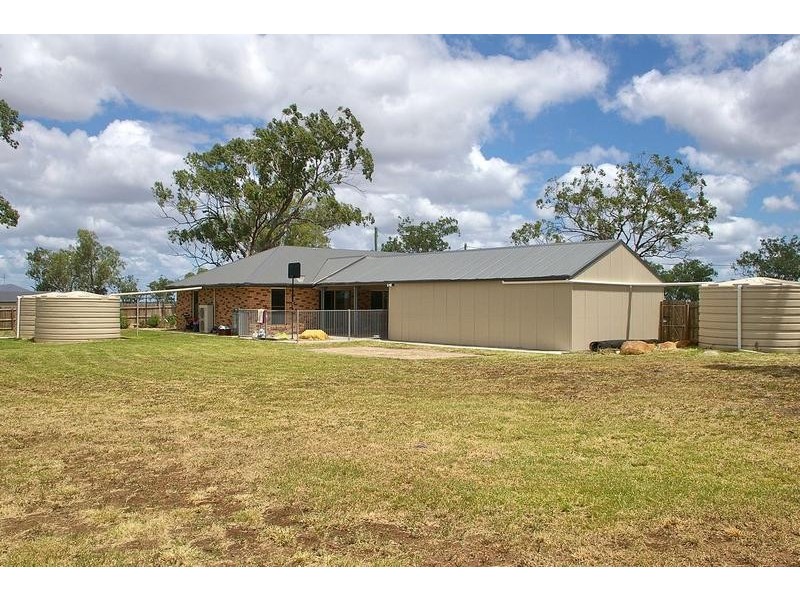 37 Hustons Place, Dalby QLD 4405