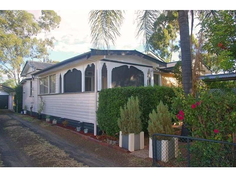 5 Wooburn Street, Dalby QLD 4405