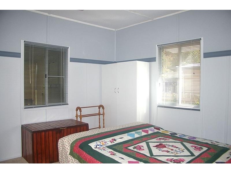 5 Wooburn Street, Dalby QLD 4405