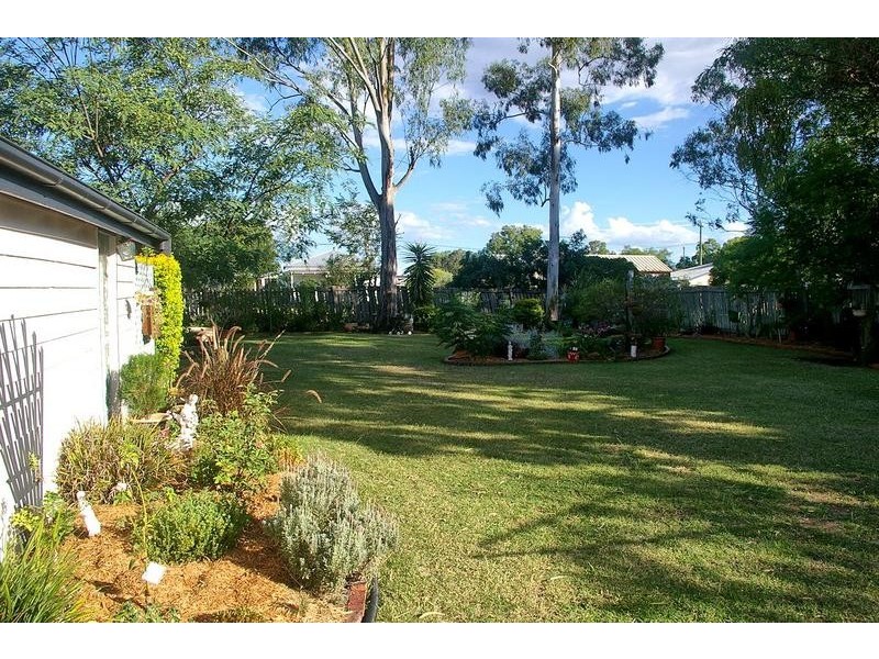 5 Wooburn Street, Dalby QLD 4405