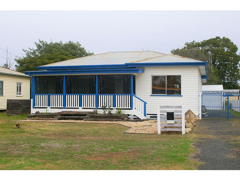 76 Wood Street, Dalby QLD 4405