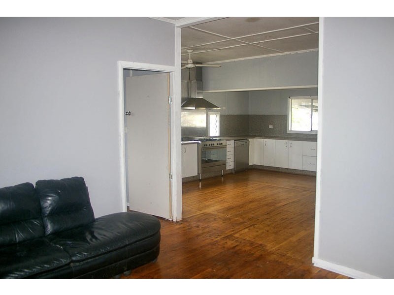 76 Wood Street, Dalby QLD 4405