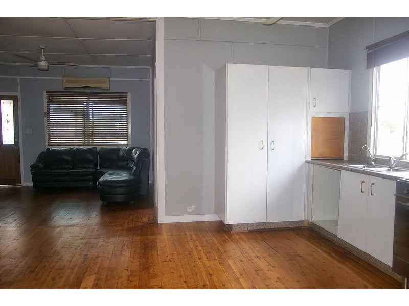 76 Wood Street, Dalby QLD 4405