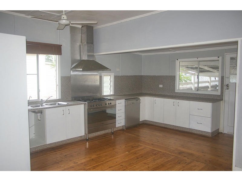 76 Wood Street, Dalby QLD 4405