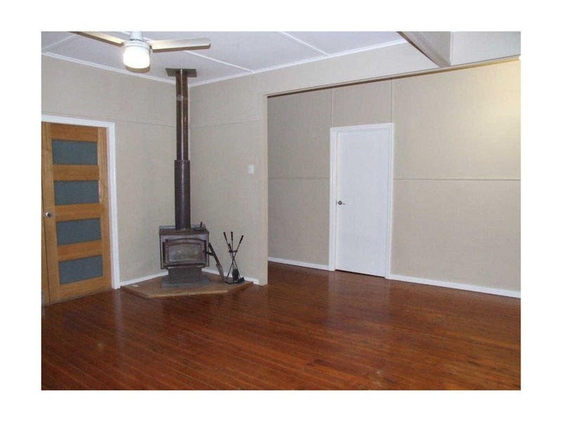 4 Wooburn Street, Dalby QLD 4405