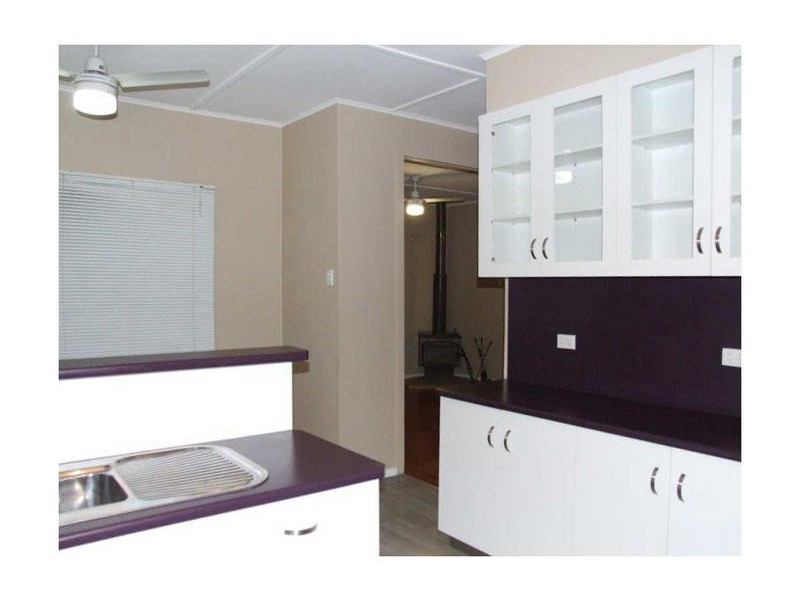 4 Wooburn Street, Dalby QLD 4405