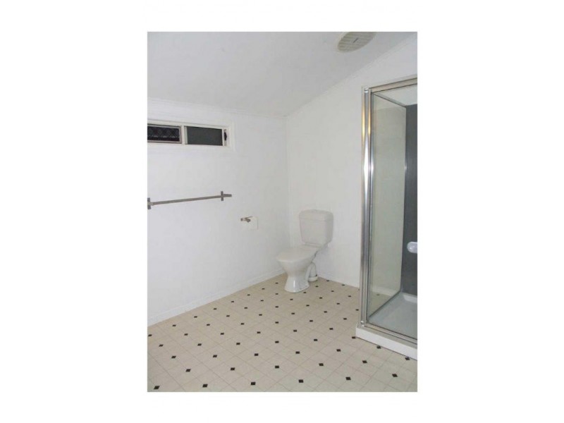 4 Wooburn Street, Dalby QLD 4405