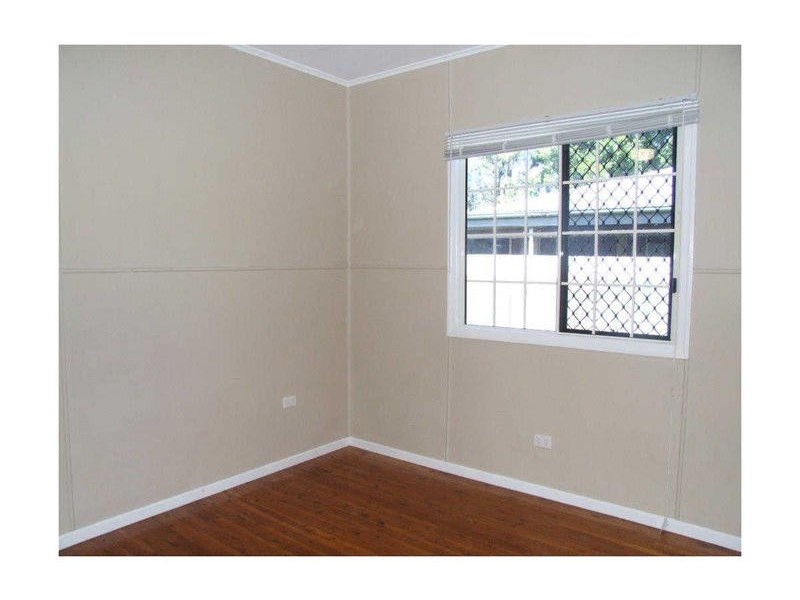 4 Wooburn Street, Dalby QLD 4405