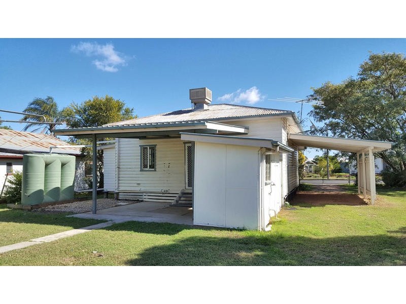 8 Kookaburra Street, Dalby QLD 4405