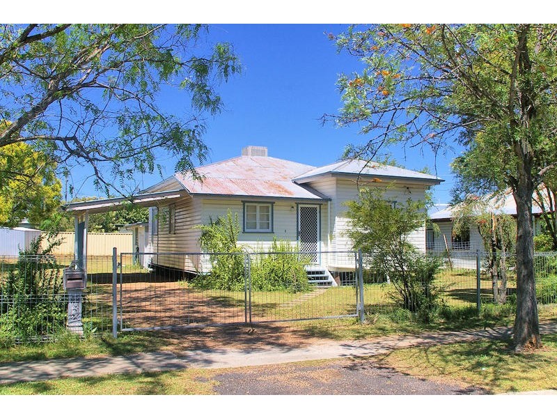 8 Kookaburra Street, Dalby QLD 4405