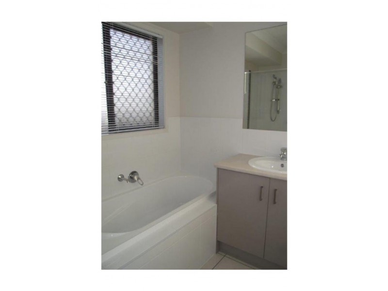 33 Gosden Drive, Dalby QLD 4405