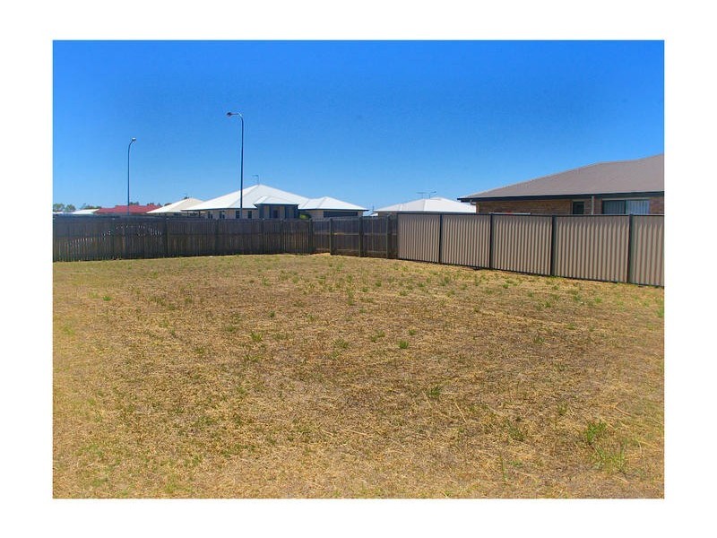 33 Gosden Drive, Dalby QLD 4405