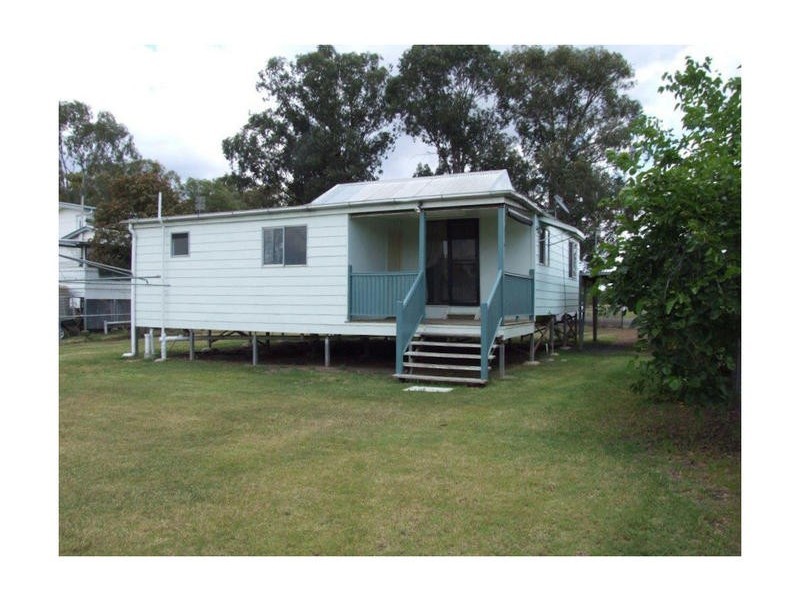 3 Winifred Street, Dalby QLD 4405