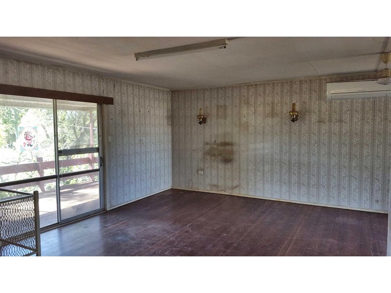 10 Brimblecombe Street, Dalby QLD 4405