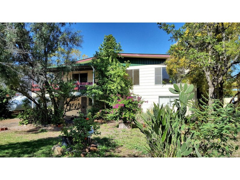 10 Brimblecombe Street, Dalby QLD 4405