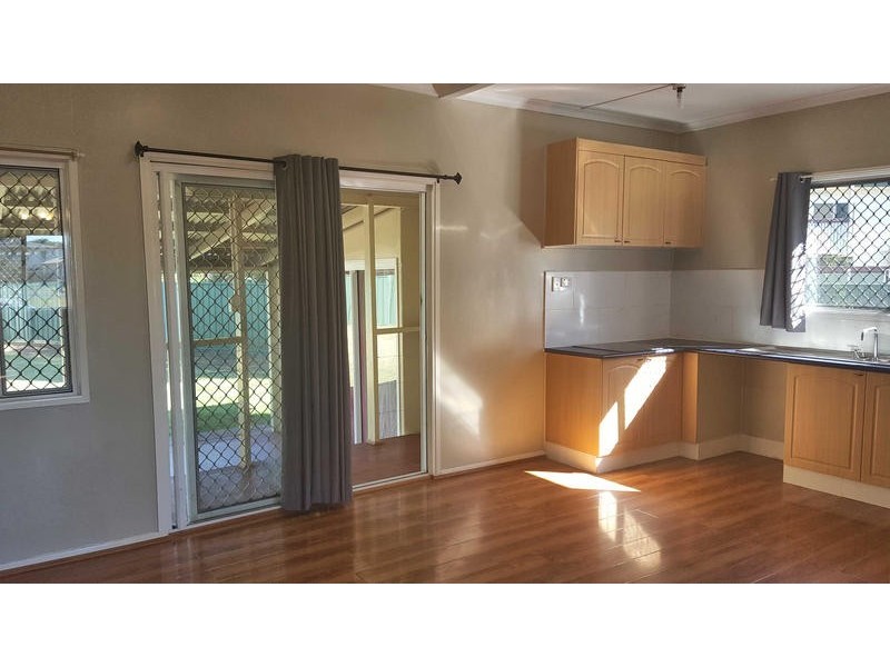6 Blaxland Road, Dalby QLD 4405