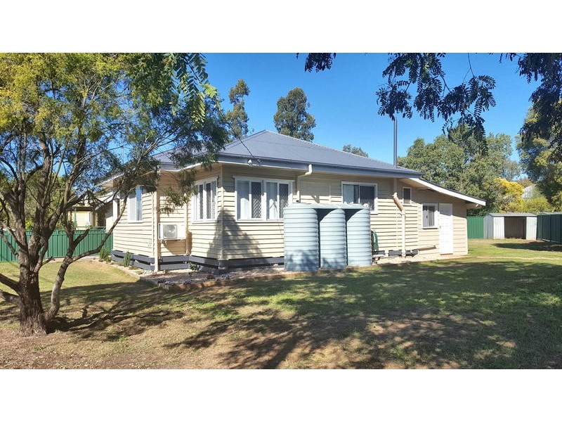 6 Blaxland Road, Dalby QLD 4405