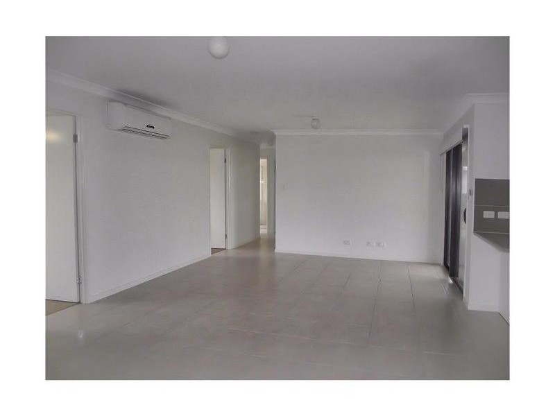 8 Keys Place, Dalby QLD 4405