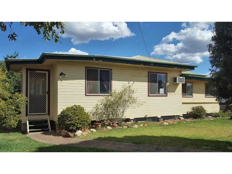135 Pratten Street, Dalby QLD 4405