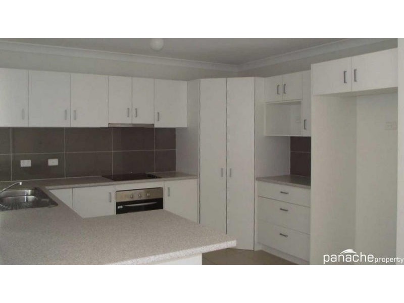 13 Barry Place, Dalby QLD 4405