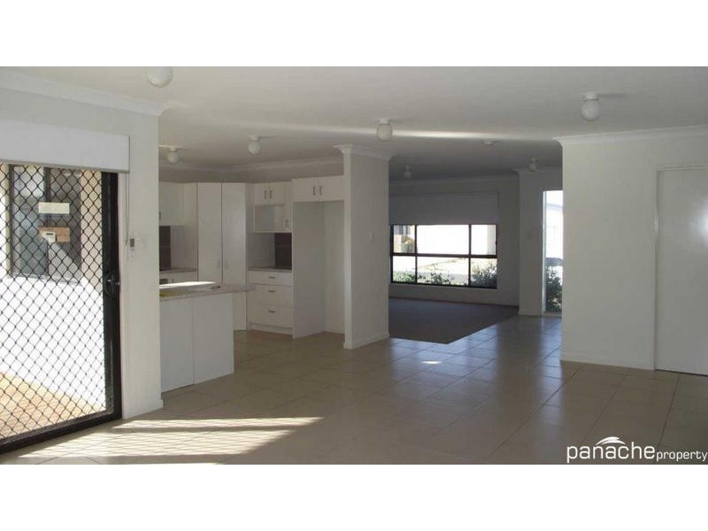 13 Barry Place, Dalby QLD 4405