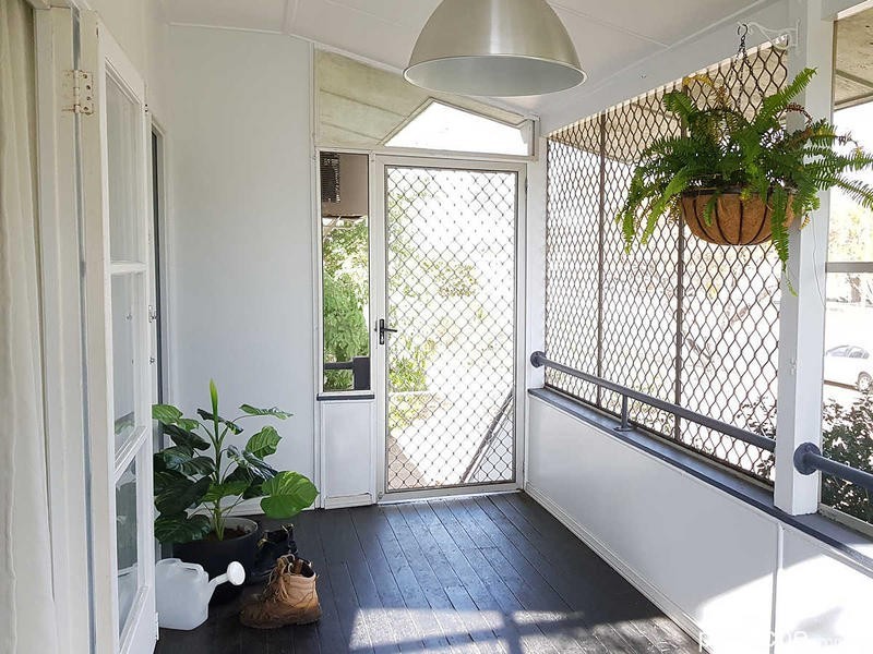 43 Palmer Street, Dalby QLD 4405