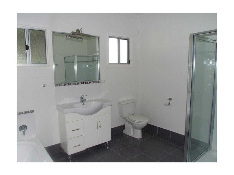 118 Bunya Street (Cnr Bunya & Charles), Dalby QLD 4405