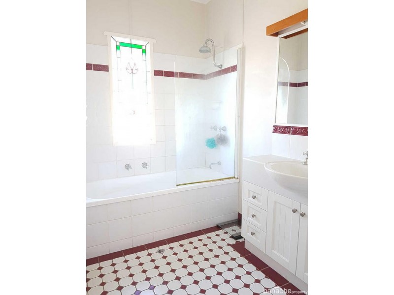 102 Pratten Street, Dalby QLD 4405