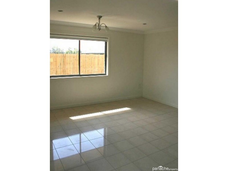 Unit 1, 8 Montclair Close, Dalby QLD 4405