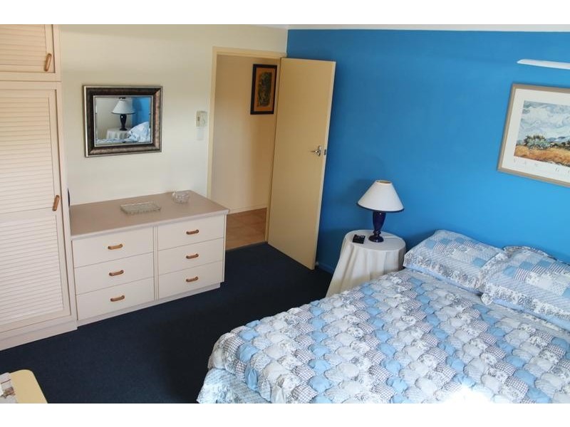 64 Hinkler Avenue, Bundaberg North QLD 4670