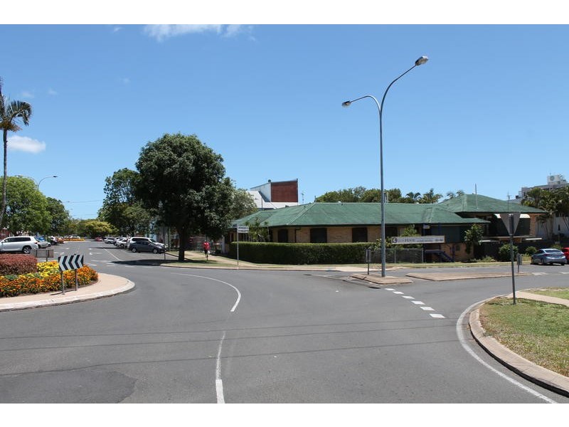 8 Maryborough Street, Bundaberg Central QLD 4670