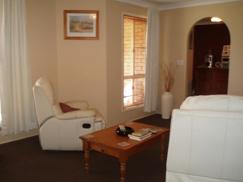 5 Tomlins Court, Avenell Heights QLD 4670