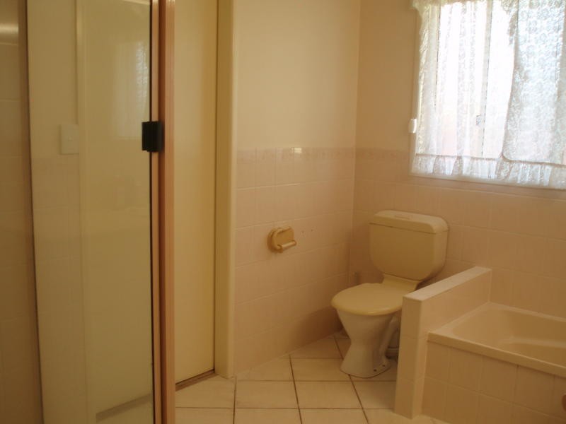 5 Tomlins Court, Avenell Heights QLD 4670