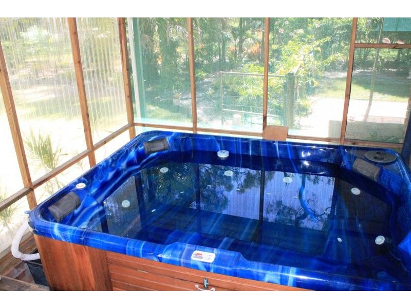 33 Cockatoo Crescent, Gooburrum QLD 4670