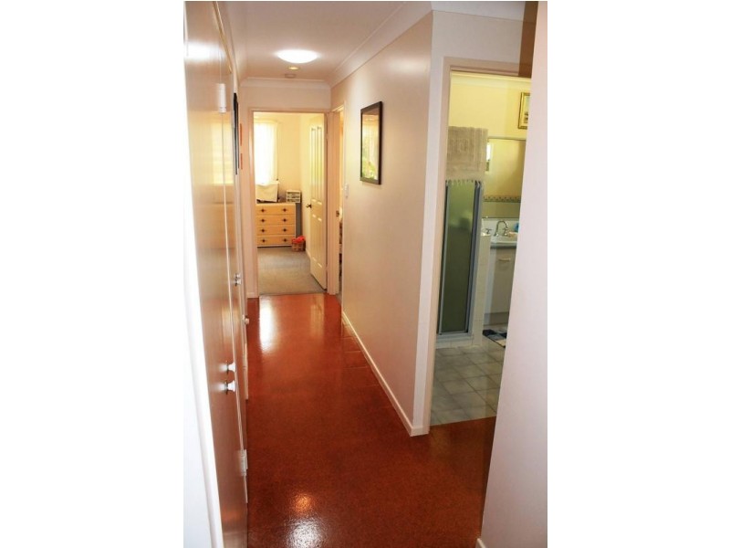 33 Cockatoo Crescent, Gooburrum QLD 4670