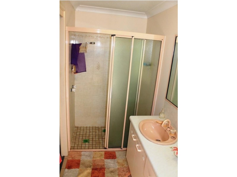 33 Cockatoo Crescent, Gooburrum QLD 4670