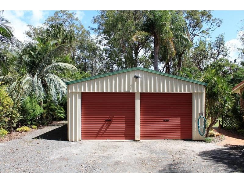 33 Cockatoo Crescent, Gooburrum QLD 4670