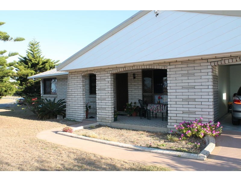 35 Pacific Boulevard, Moore Park Beach QLD 4670