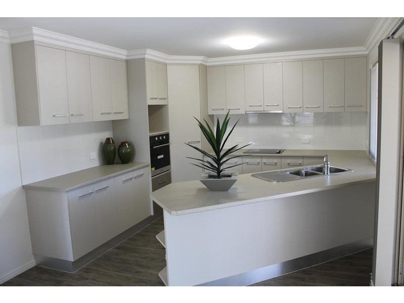 12 Logan Road, Innes Park QLD 4670