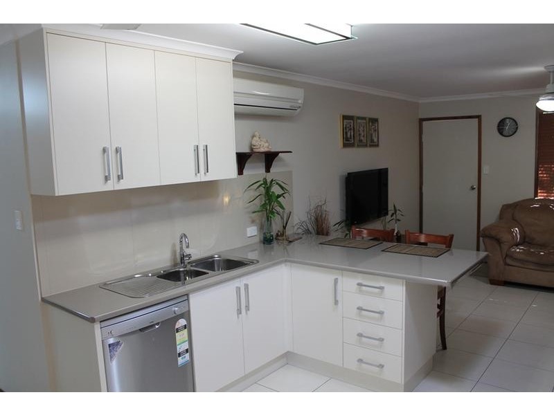 1&2 18a Mclachlan Drive, Avenell Heights QLD 4670