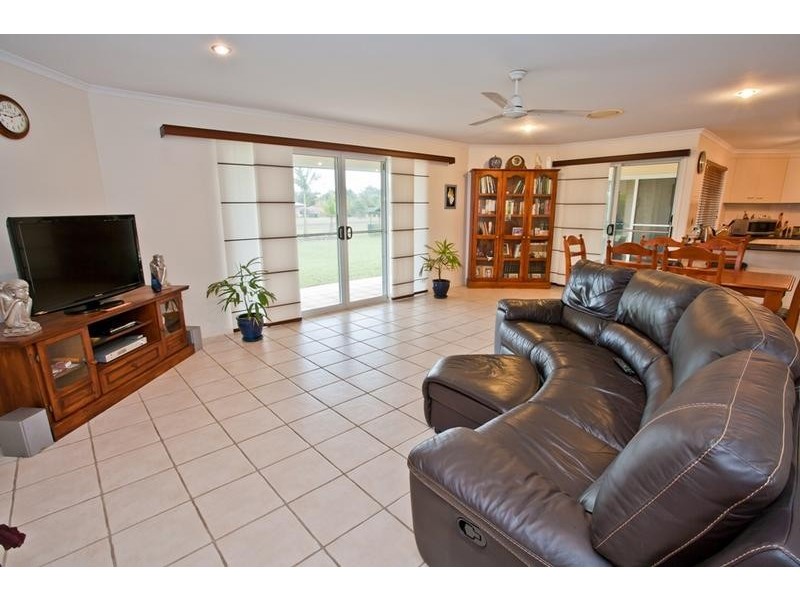 42 Polo Place, Branyan QLD 4670