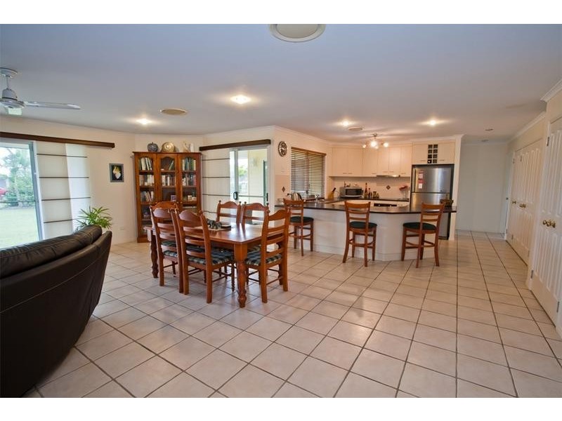 42 Polo Place, Branyan QLD 4670